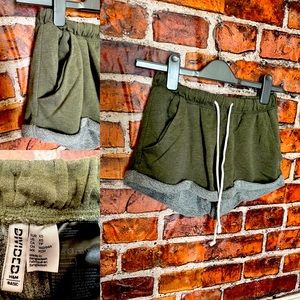 Army green drawstring,beach/workout shorts